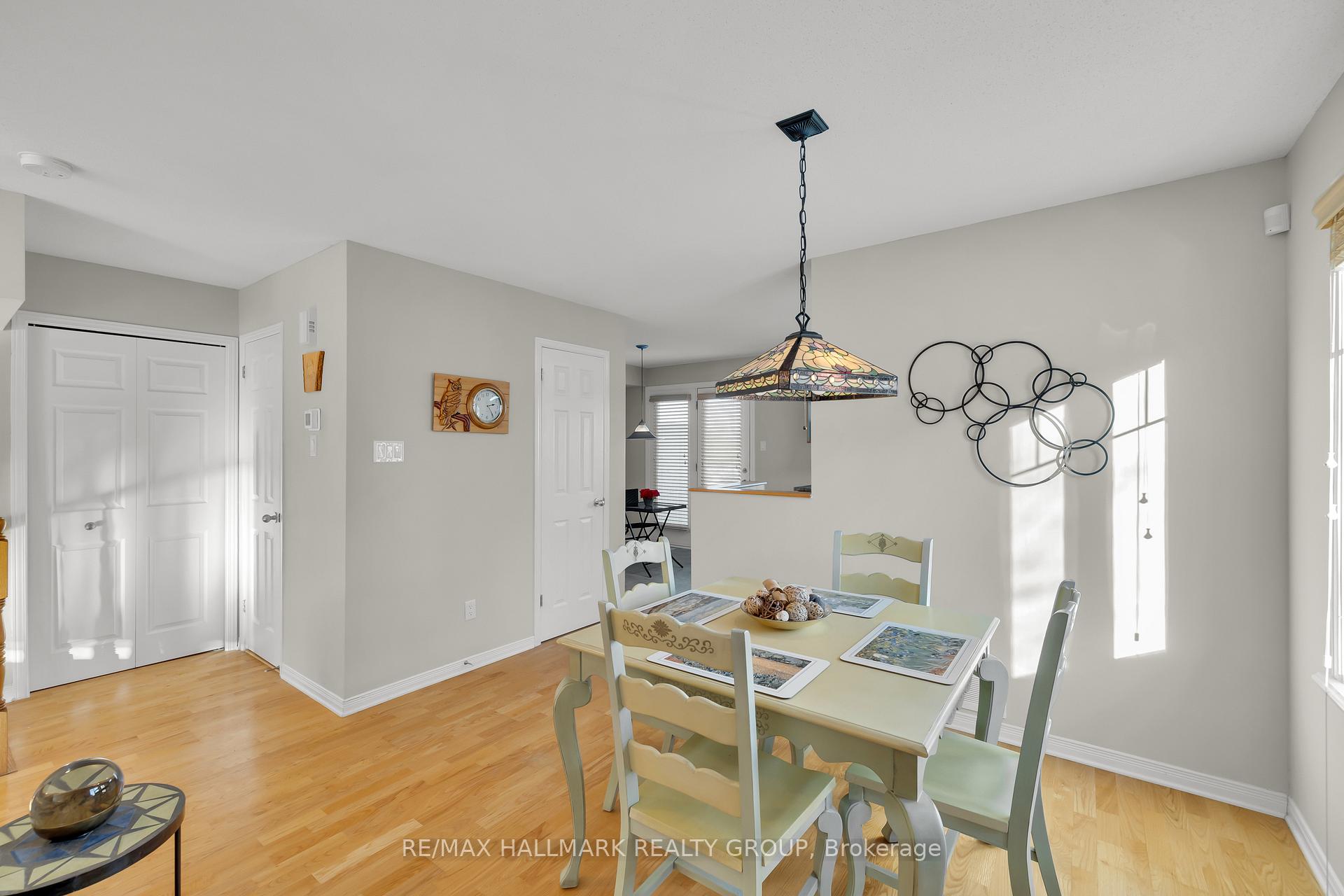 Photo 14 of Unit 4, 577 Reardon Private, Ottawa, Heron Gate/Industrial Park — HOMEH