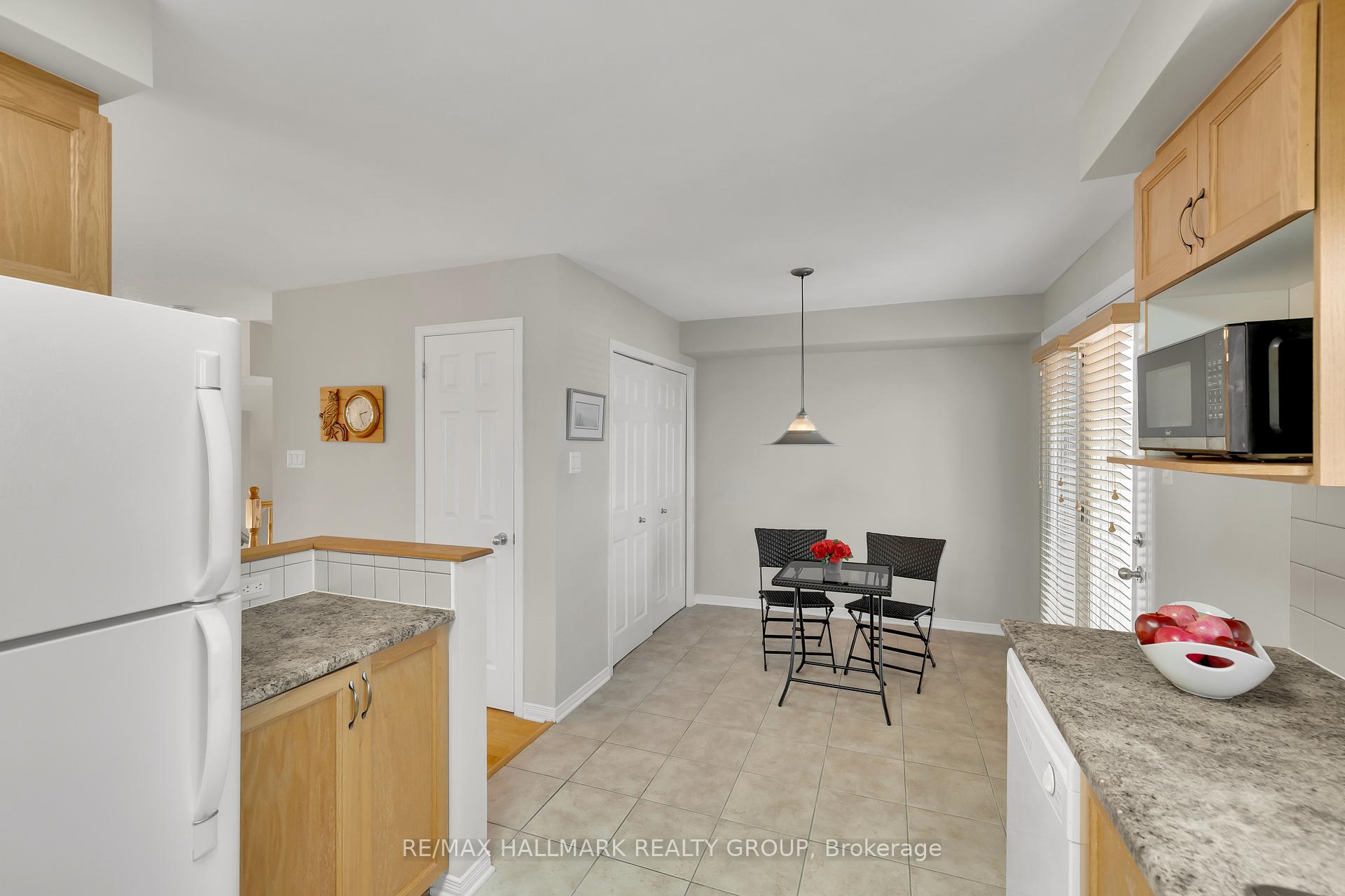 Photo 20 of Unit 4, 577 Reardon Private, Ottawa, Heron Gate/Industrial Park — HOMEH