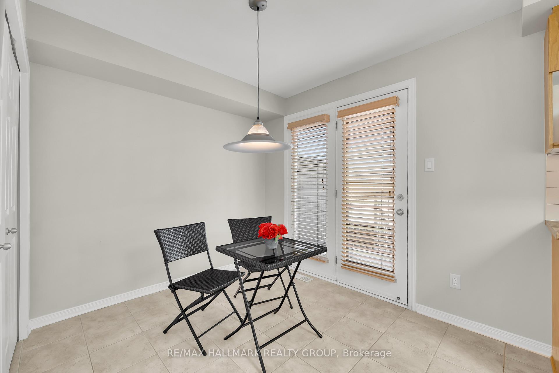 Photo 21 of Unit 4, 577 Reardon Private, Ottawa, Heron Gate/Industrial Park — HOMEH