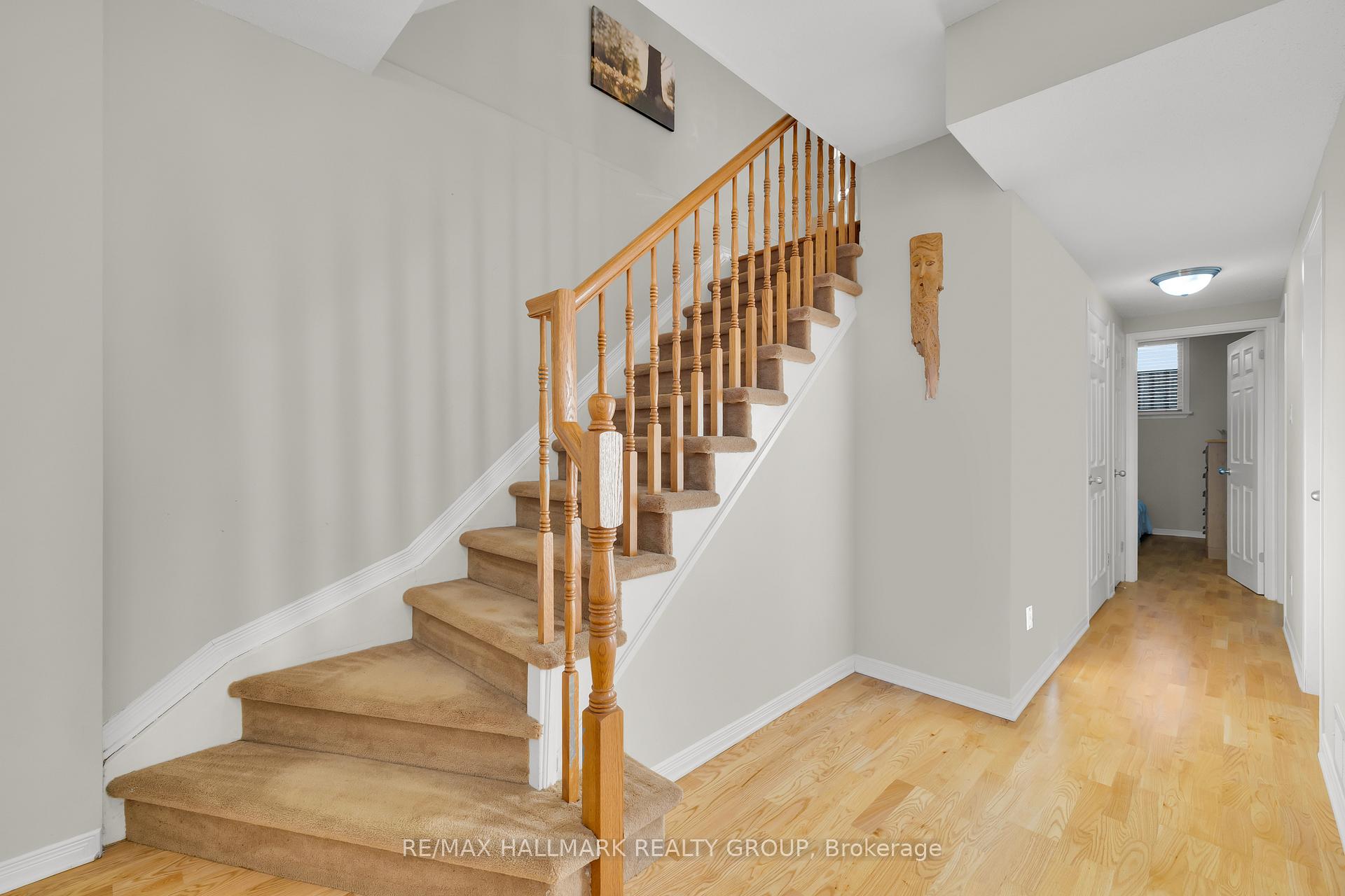 Photo 27 of Unit 4, 577 Reardon Private, Ottawa, Heron Gate/Industrial Park — HOMEH