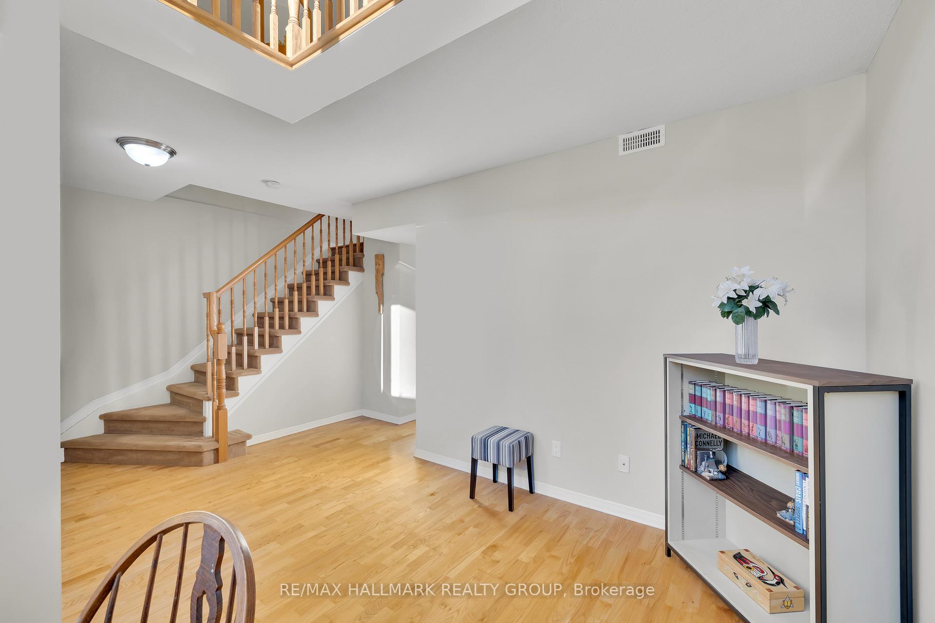 Photo 31 of Unit 4, 577 Reardon Private, Ottawa, Heron Gate/Industrial Park — HOMEH