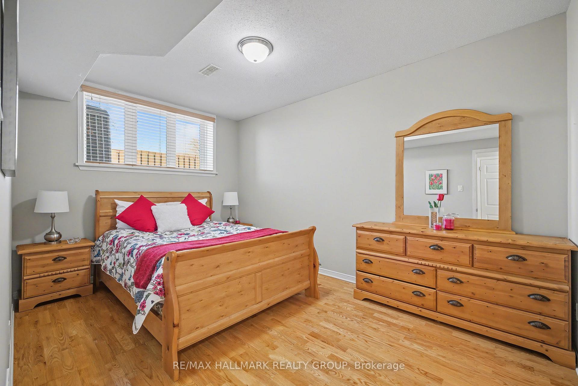 Photo 35 of Unit 4, 577 Reardon Private, Ottawa, Heron Gate/Industrial Park — HOMEH