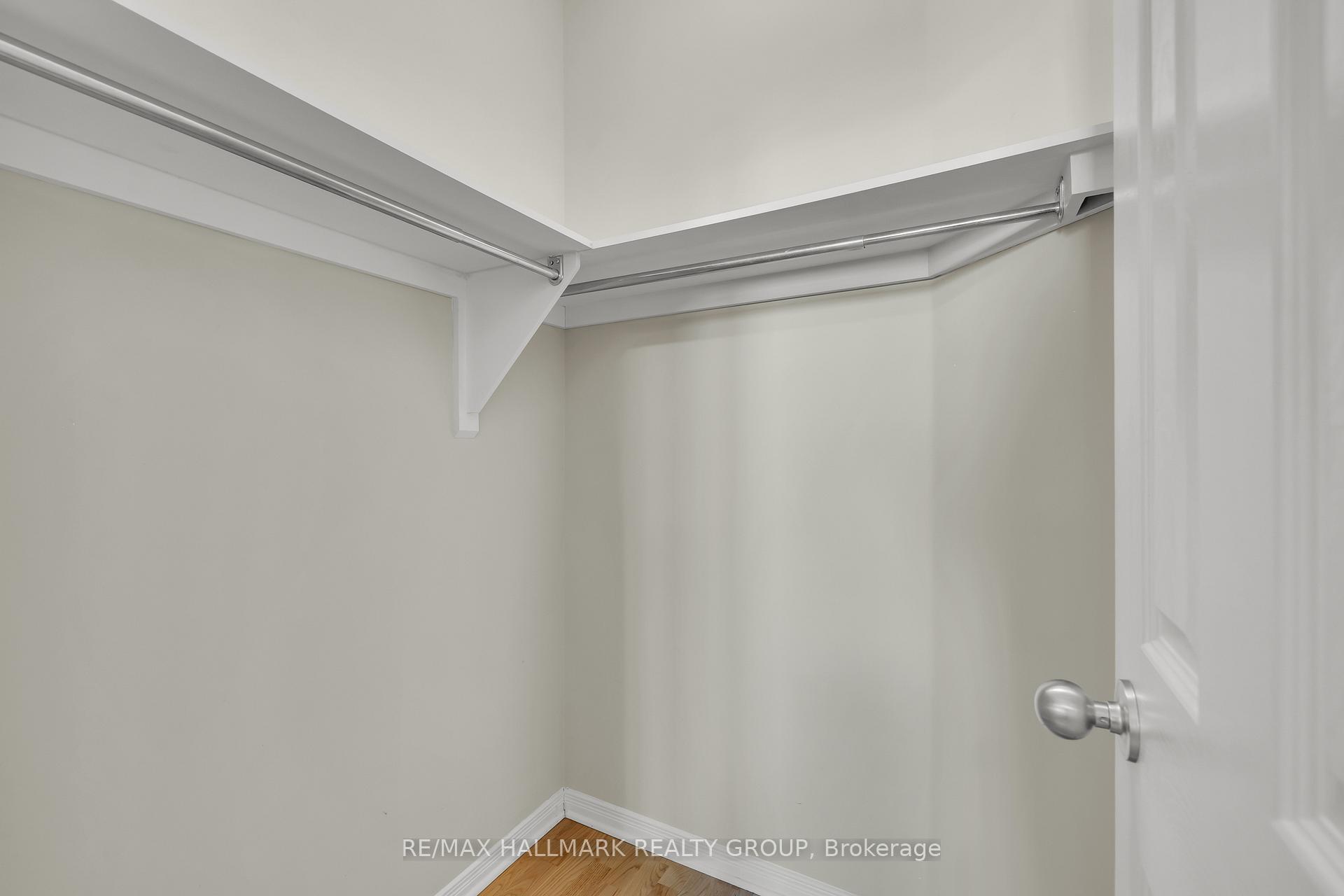 Photo 37 of Unit 4, 577 Reardon Private, Ottawa, Heron Gate/Industrial Park — HOMEH