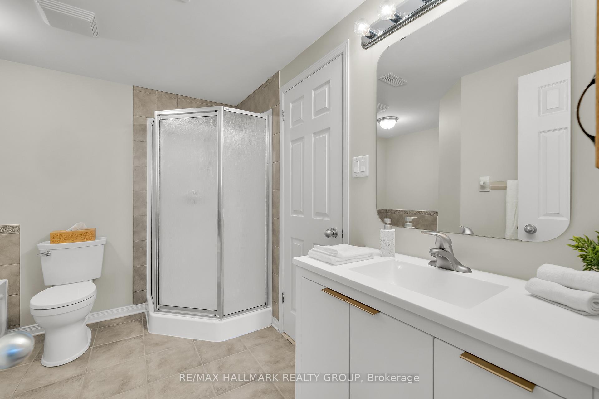Photo 38 of Unit 4, 577 Reardon Private, Ottawa, Heron Gate/Industrial Park — HOMEH