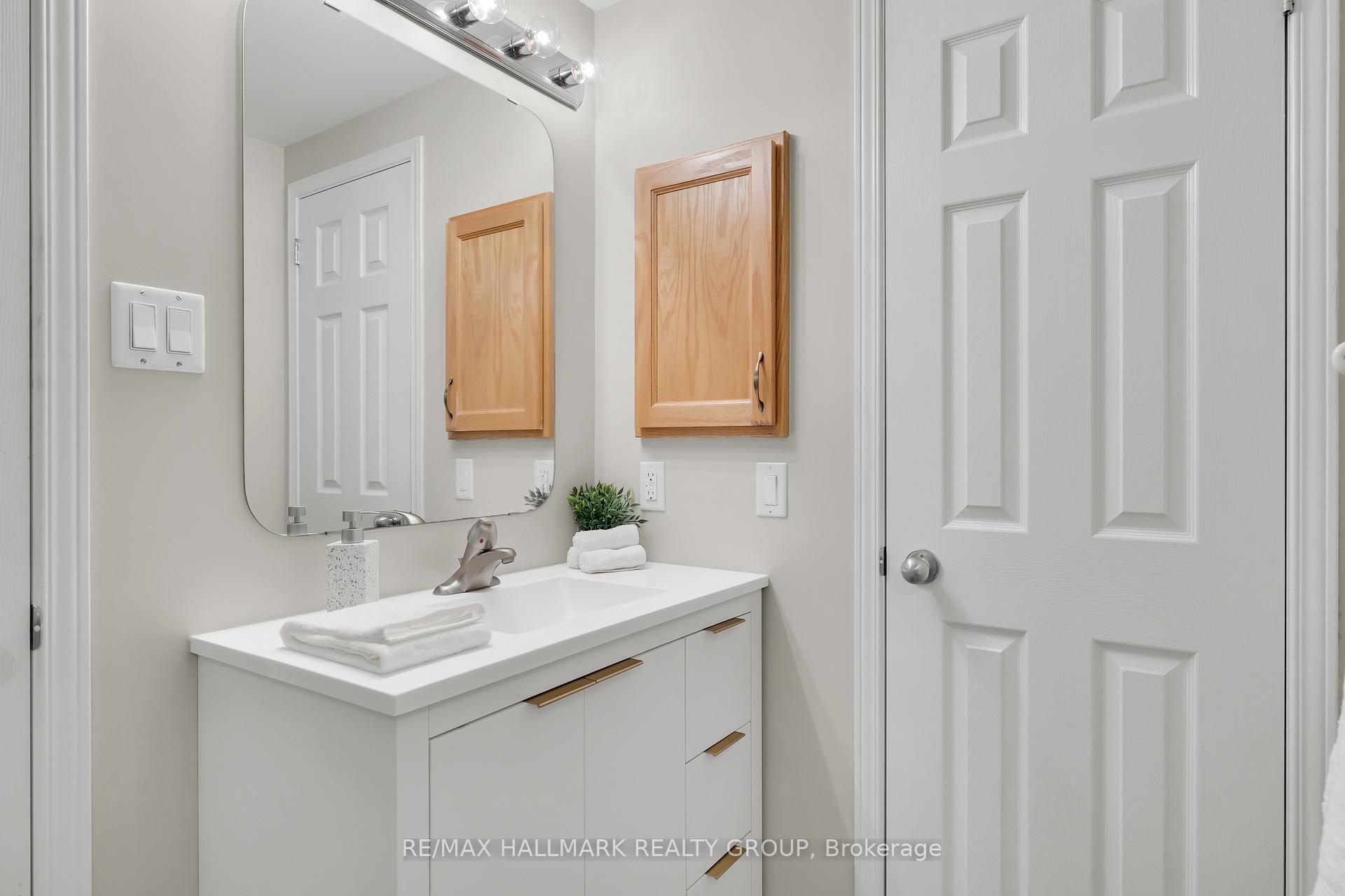 Photo 40 of Unit 4, 577 Reardon Private, Ottawa, Heron Gate/Industrial Park — HOMEH