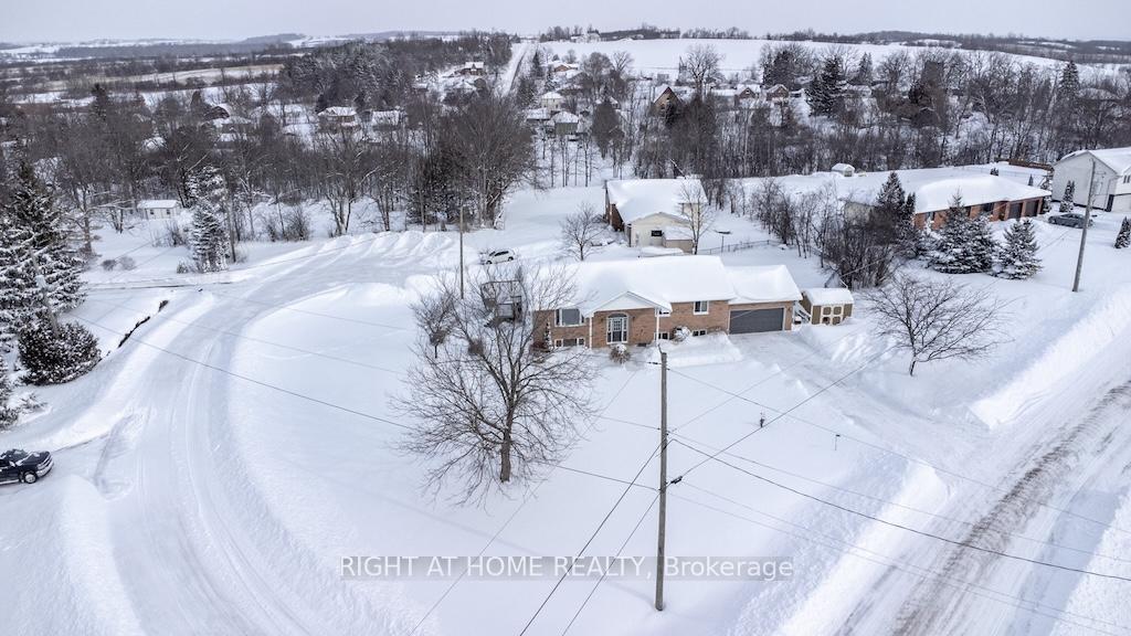 Photo 6 of 10 Kalman Drive, Cavan Monaghan, Cavan Twp — HOMEH