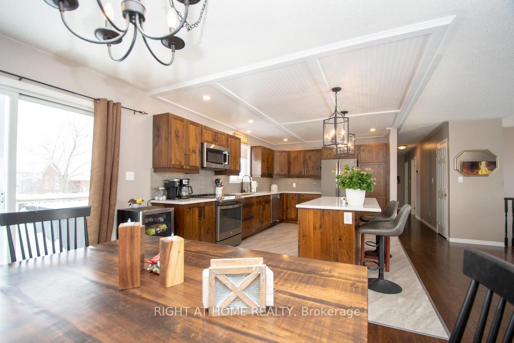 Photo 8 of 10 Kalman Drive, Cavan Monaghan, Cavan Twp — HOMEH