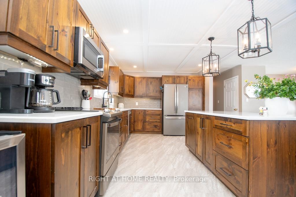 Photo 14 of 10 Kalman Drive, Cavan Monaghan, Cavan Twp — HOMEH