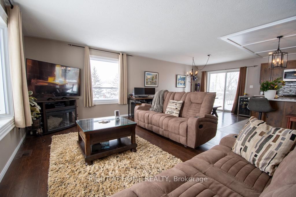Photo 17 of 10 Kalman Drive, Cavan Monaghan, Cavan Twp — HOMEH