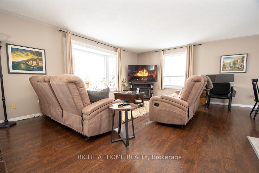 Photo 18 of 10 Kalman Drive, Cavan Monaghan, Cavan Twp — HOMEH