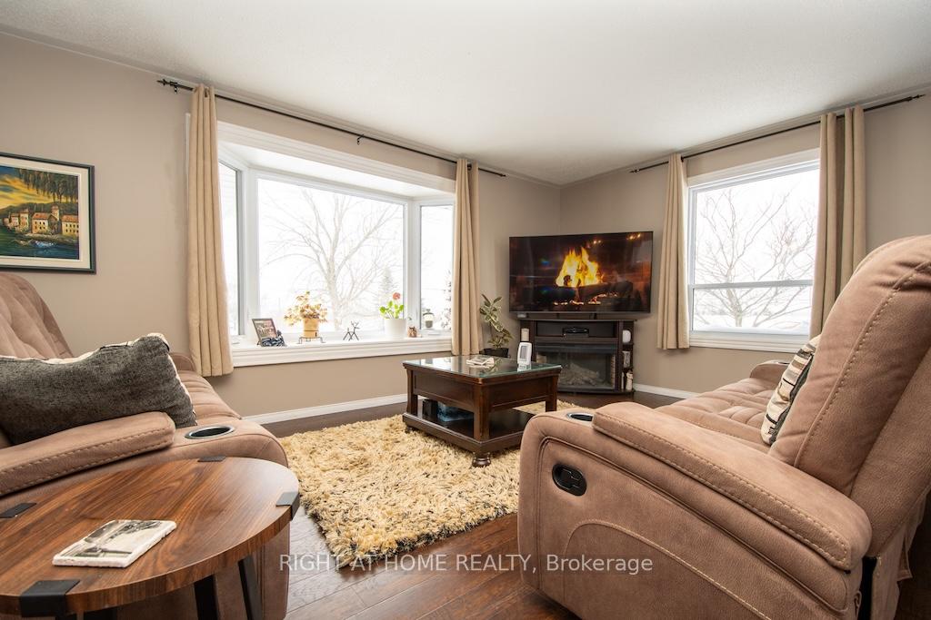 Photo 19 of 10 Kalman Drive, Cavan Monaghan, Cavan Twp — HOMEH