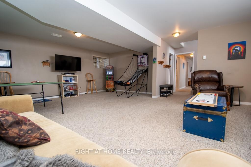Photo 29 of 10 Kalman Drive, Cavan Monaghan, Cavan Twp — HOMEH