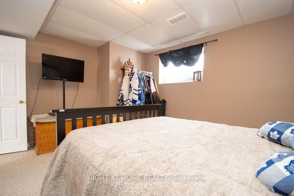 Photo 38 of 10 Kalman Drive, Cavan Monaghan, Cavan Twp — HOMEH