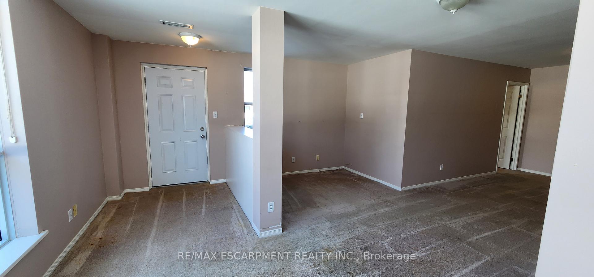 Photo 8 of Unit 102, 19 Lake Avenue S, Hamilton, Stoney Creek — HOMEH