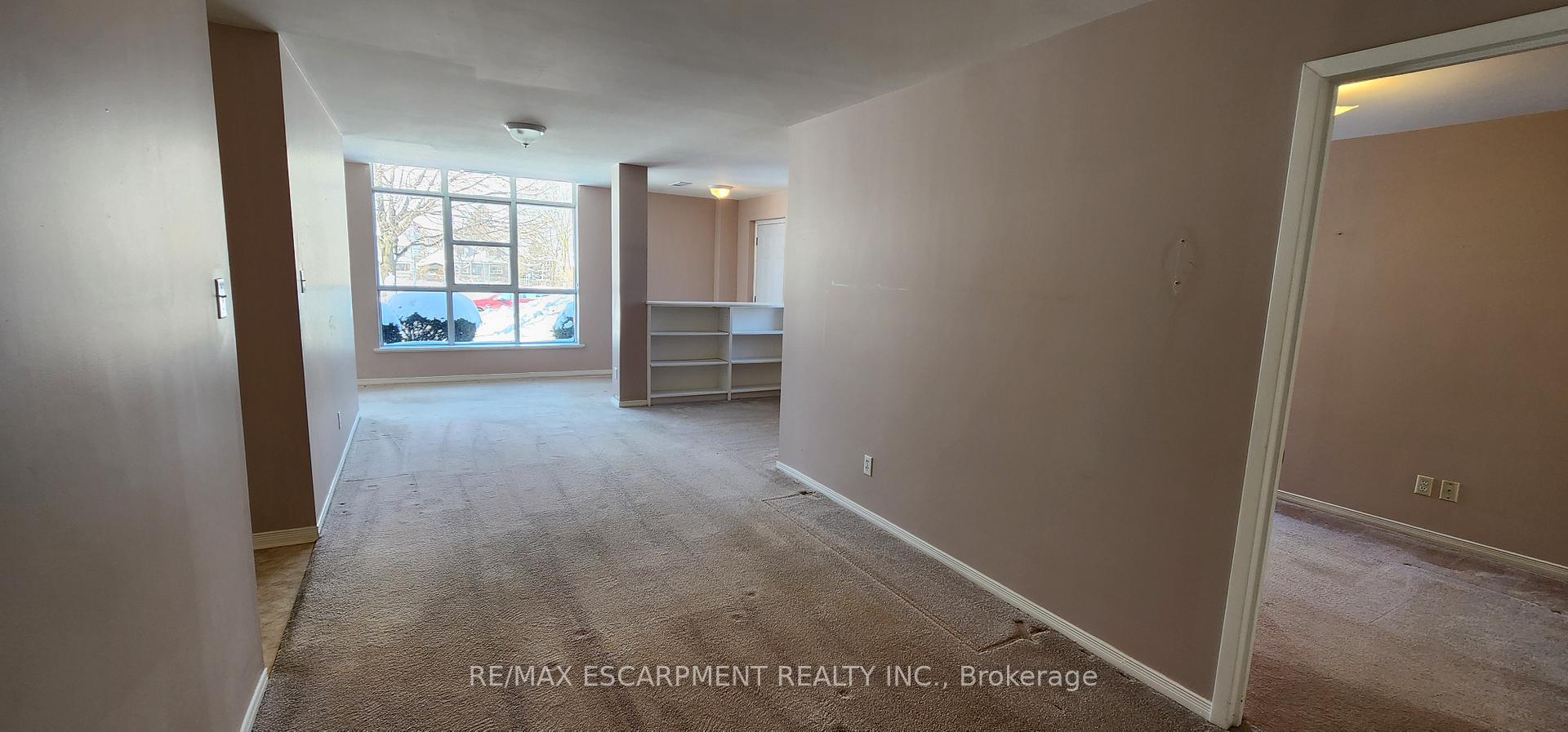 Photo 9 of Unit 102, 19 Lake Avenue S, Hamilton, Stoney Creek — HOMEH