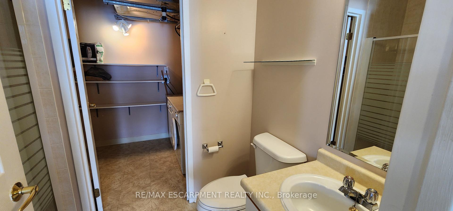 Photo 17 of Unit 102, 19 Lake Avenue S, Hamilton, Stoney Creek — HOMEH