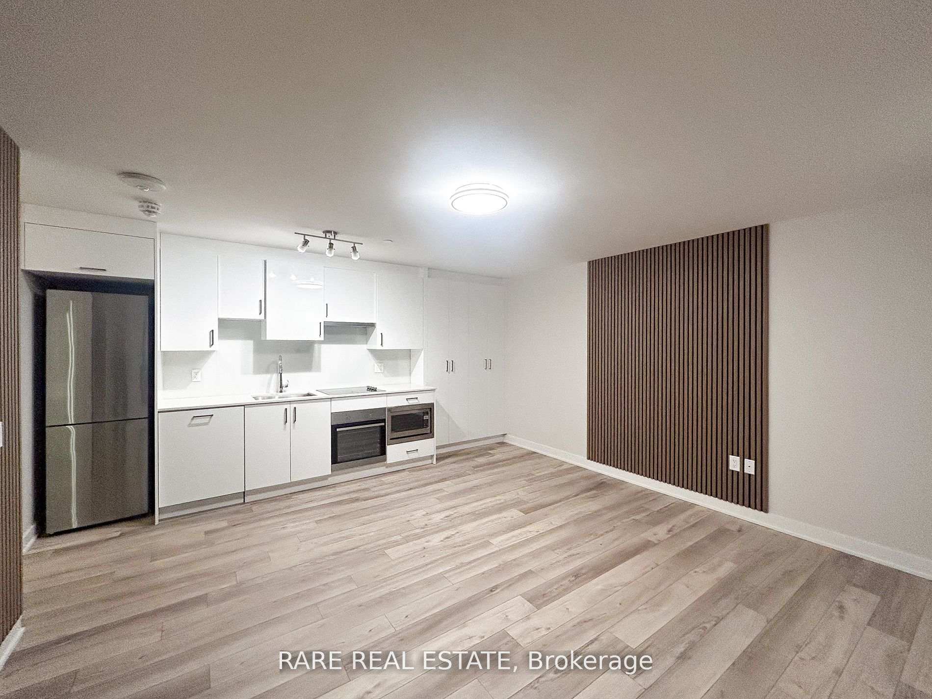 Photo 4 of Unit 201, 195 Redpath Avenue, Toronto, Mount Pleasant West — HOMEH