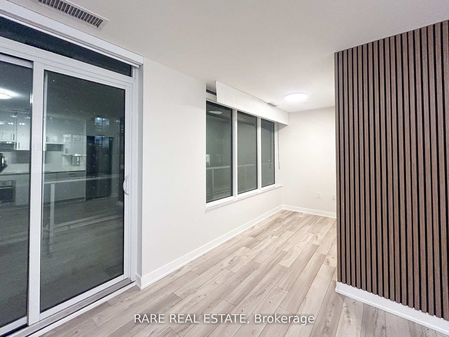 Photo 6 of Unit 201, 195 Redpath Avenue, Toronto, Mount Pleasant West — HOMEH