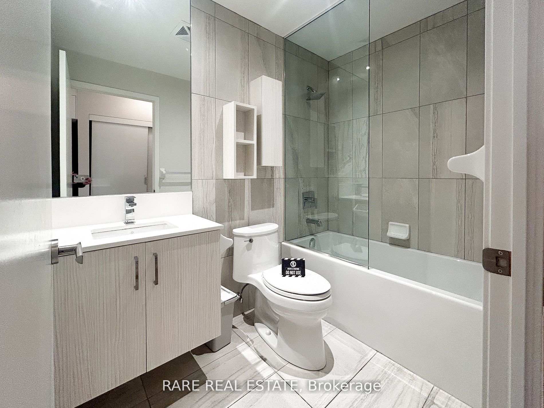 Photo 12 of Unit 201, 195 Redpath Avenue, Toronto, Mount Pleasant West — HOMEH
