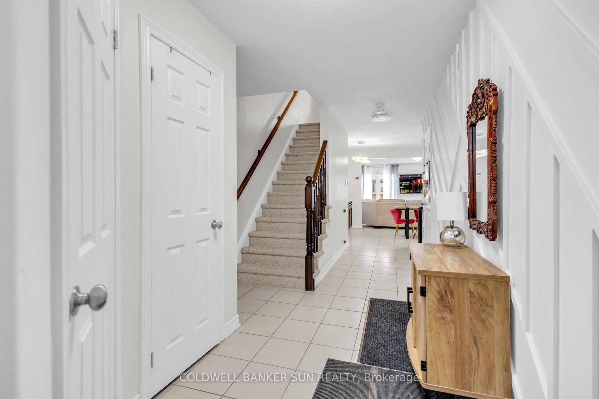 Photo 4 of 254 Hutchinson Drive, New Tecumseth, Alliston — HOMEH