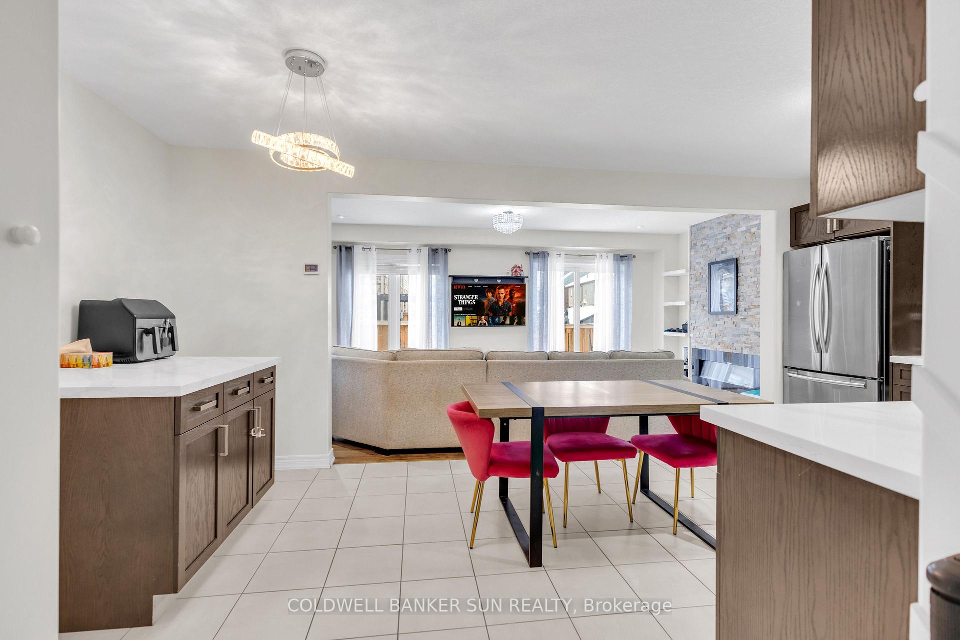 Photo 6 of 254 Hutchinson Drive, New Tecumseth, Alliston — HOMEH