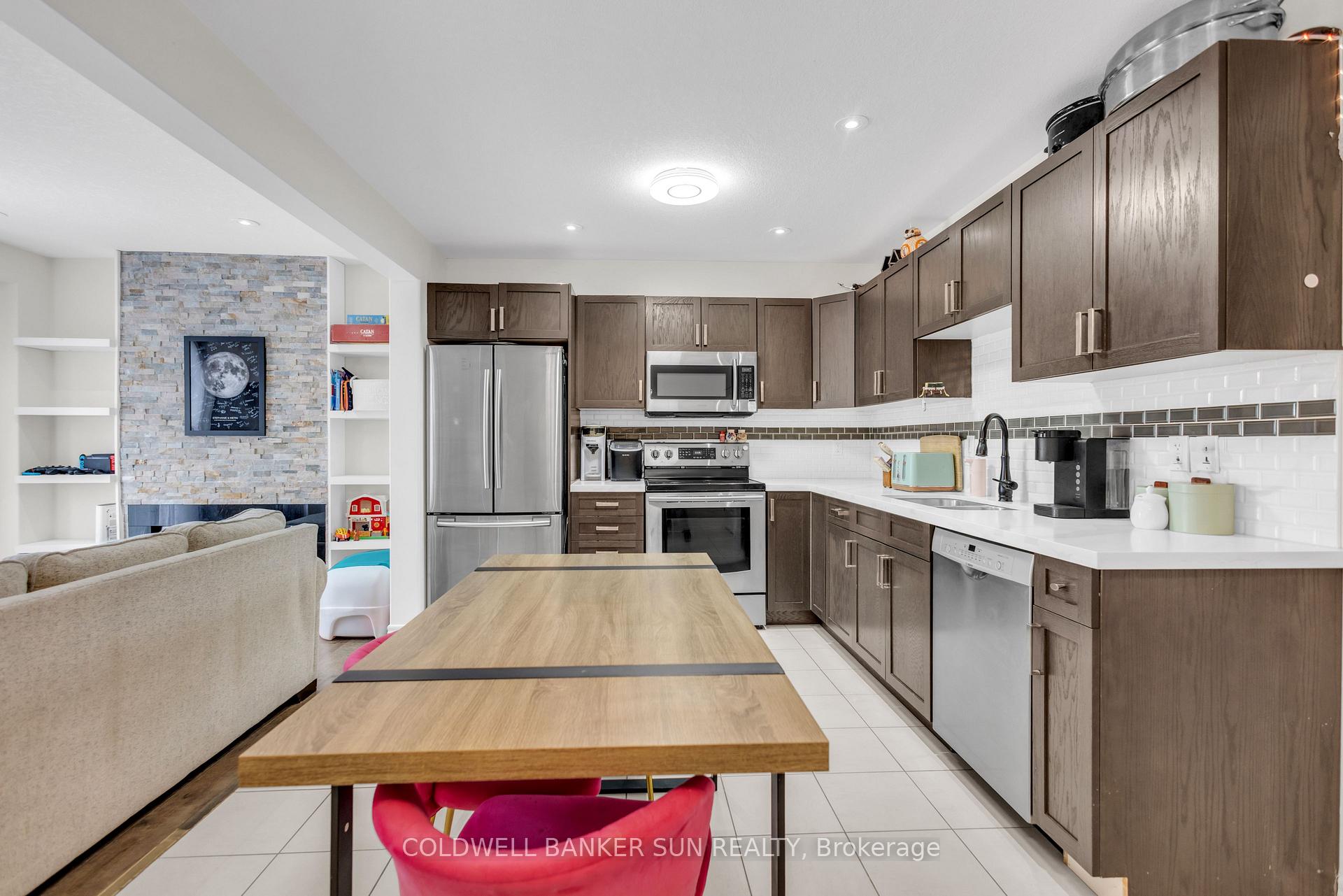 Photo 7 of 254 Hutchinson Drive, New Tecumseth, Alliston — HOMEH