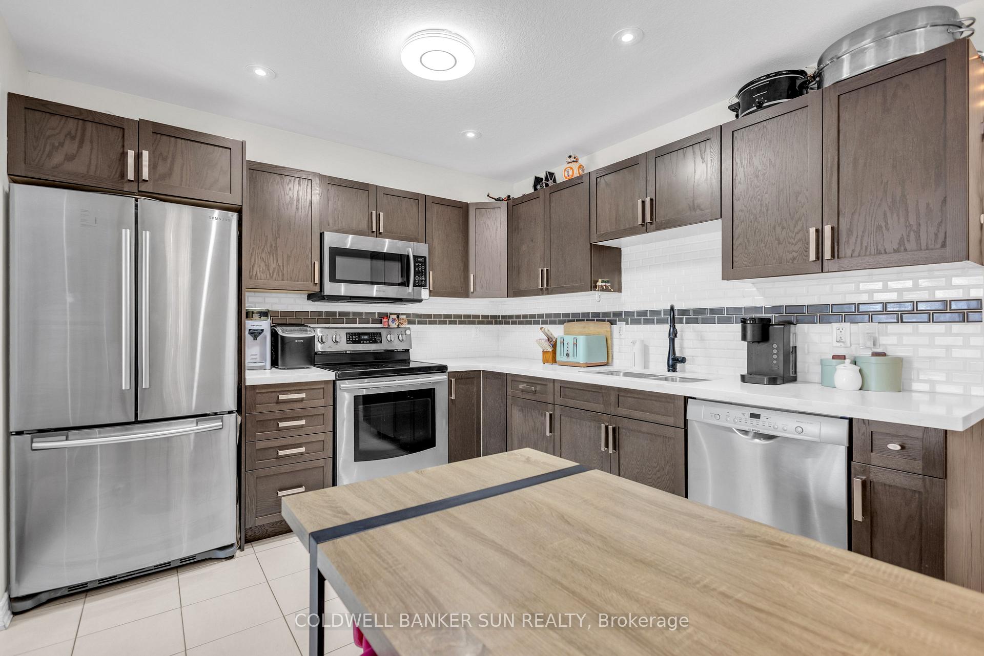 Photo 8 of 254 Hutchinson Drive, New Tecumseth, Alliston — HOMEH