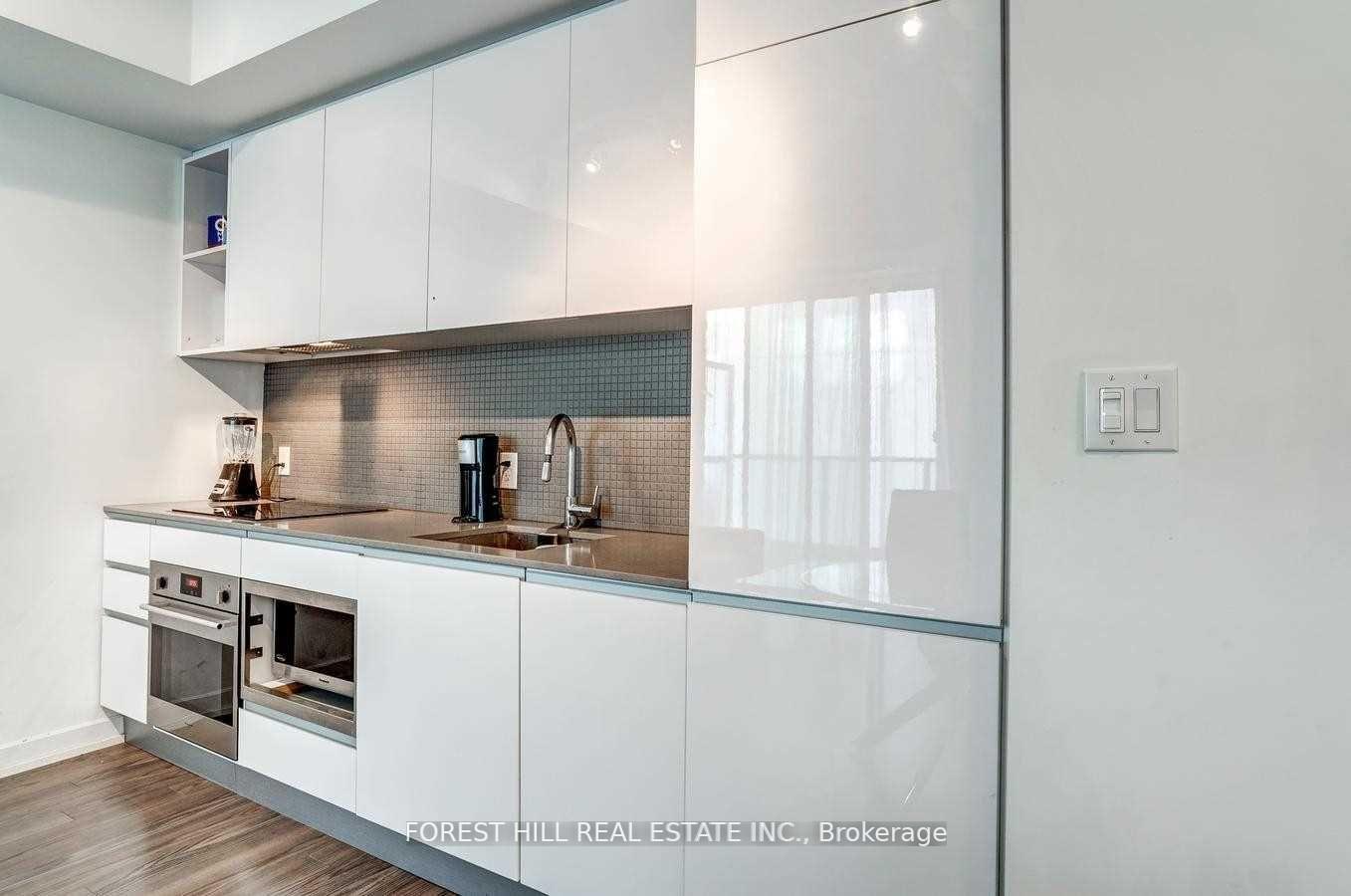 Photo 5 of Unit 426, 377 Madison Avenue, Toronto, Casa Loma — HOMEH