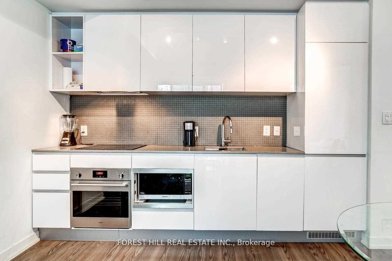 Photo 6 of Unit 426, 377 Madison Avenue, Toronto, Casa Loma — HOMEH