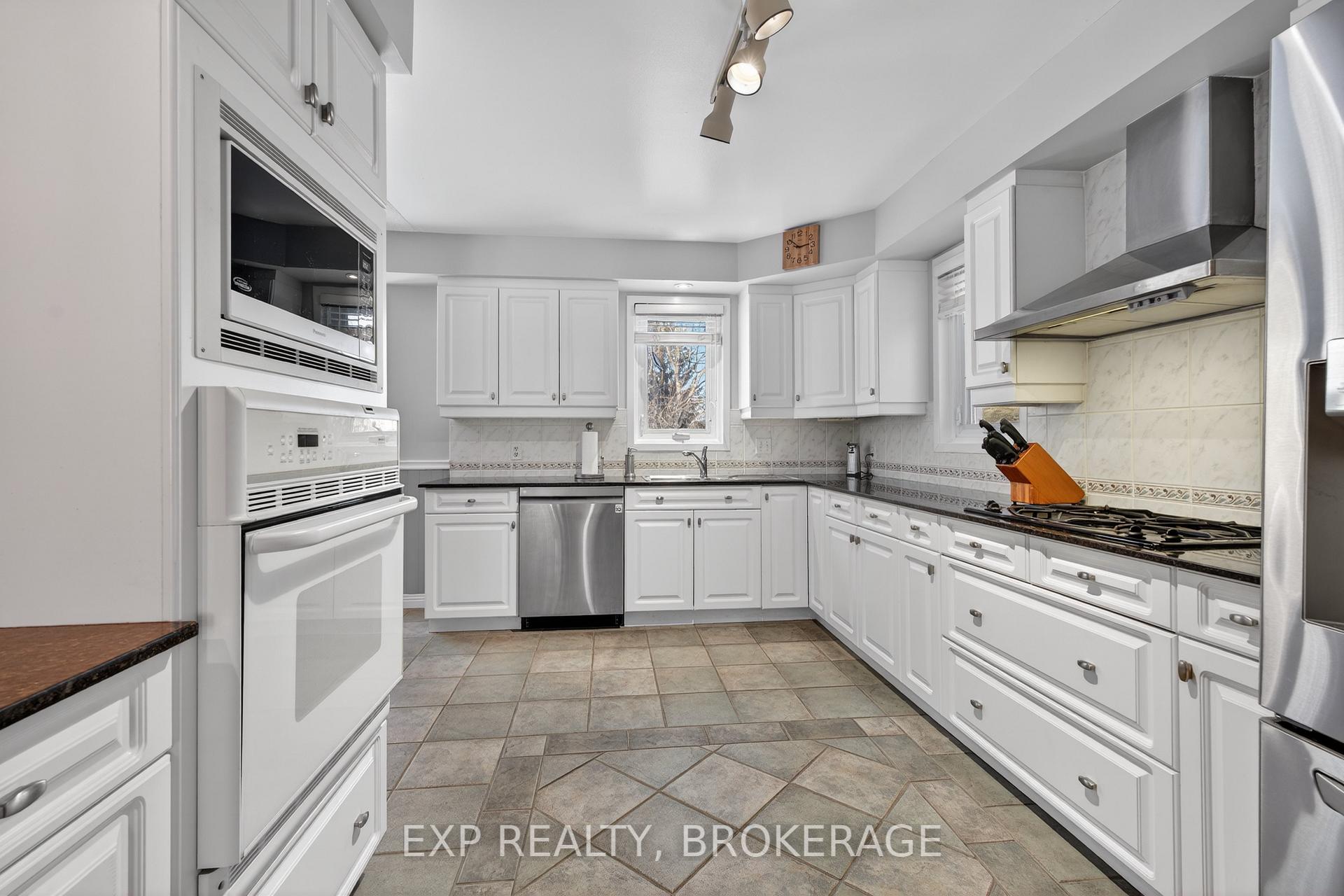Photo 4 of 578 Sycamore Street, Kingston, South of Taylor-Kidd Blvd — HOMEH