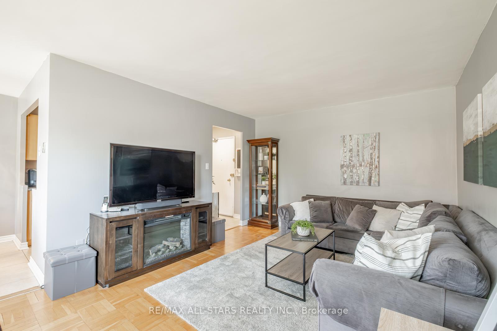 Front of Unit 201, 219 Wilson Avenue