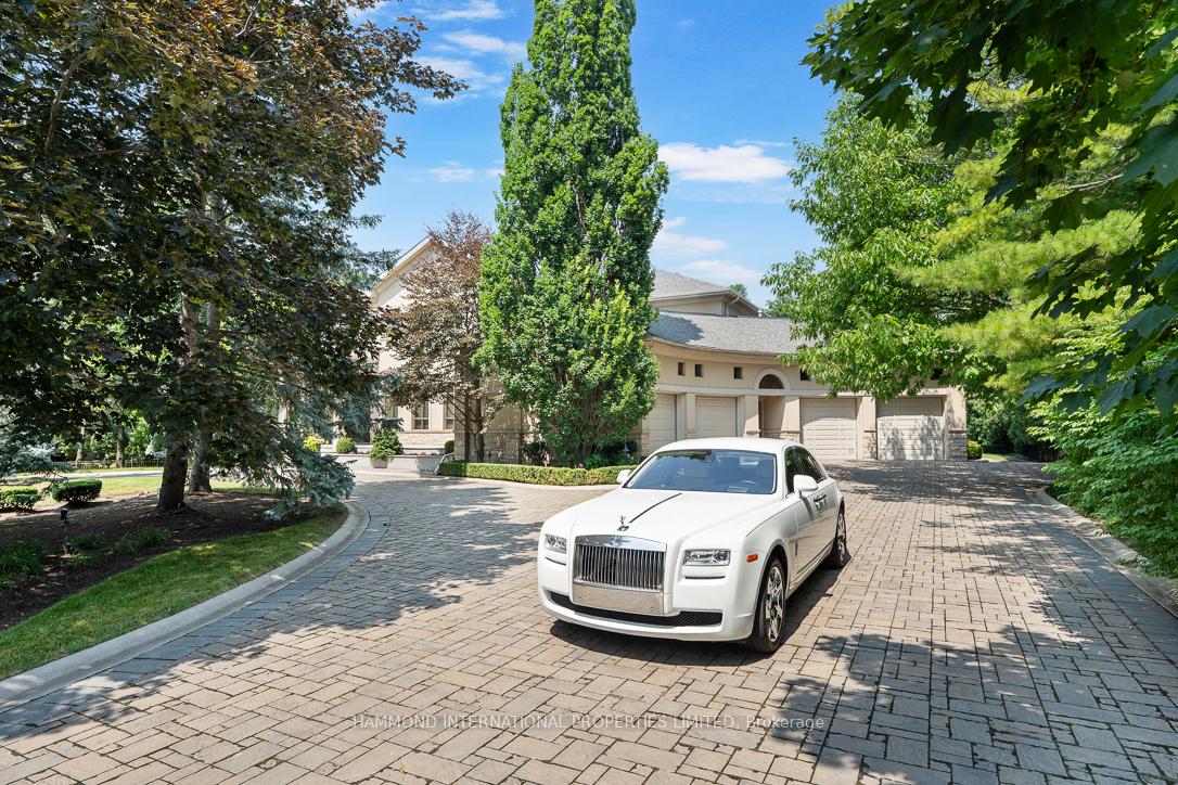 Photo 2 of 19 Riverside Boulevard, Vaughan, Uplands — HOMEH