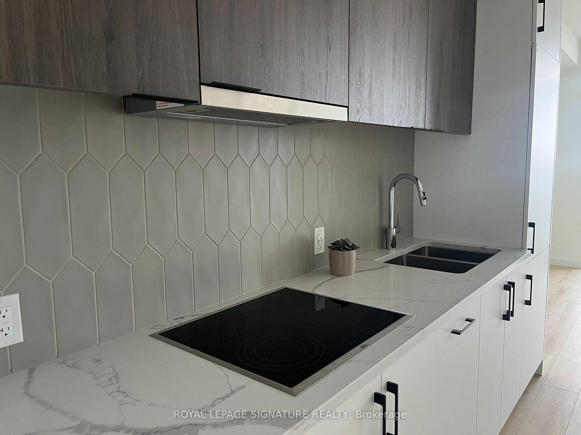Photo 4 of Unit 1301, 741 King Street W, Kitchener — HOMEH