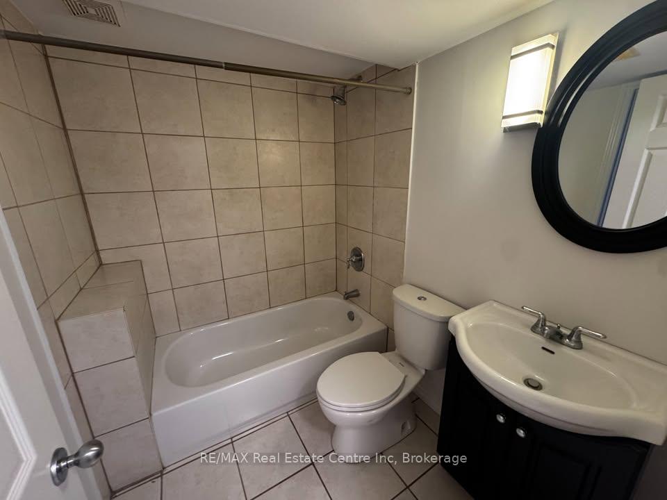 Photo 2 of 34 Oak Street, Guelph, Kortright West — HOMEH