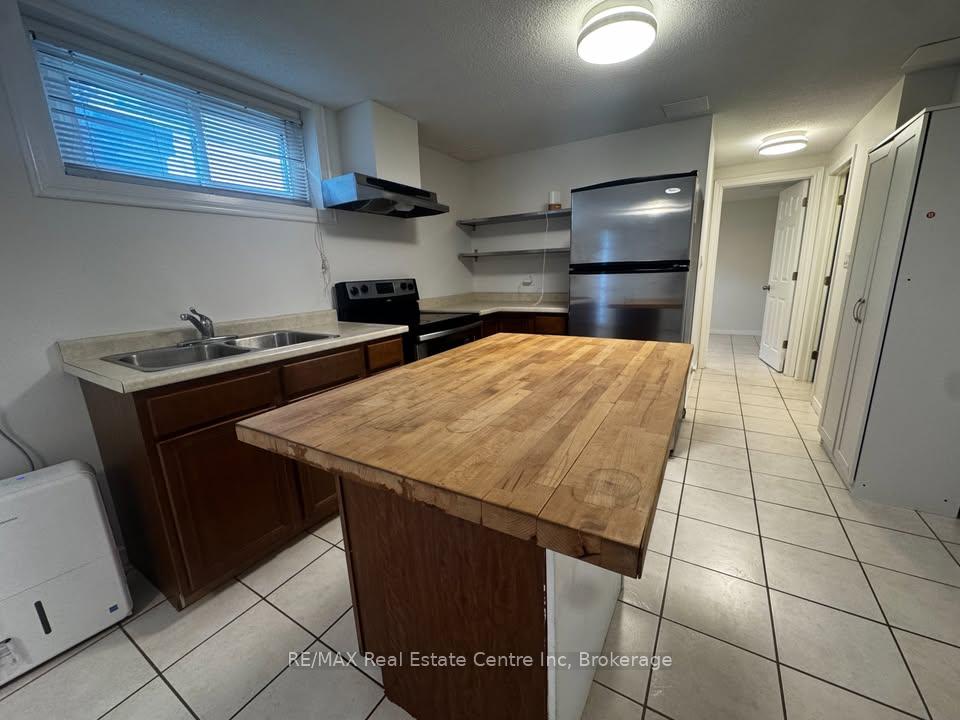 Photo 5 of 34 Oak Street, Guelph, Kortright West — HOMEH