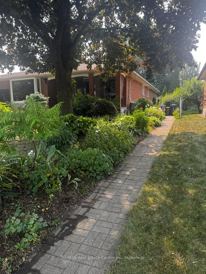 Photo 9 of 34 Oak Street, Guelph, Kortright West — HOMEH