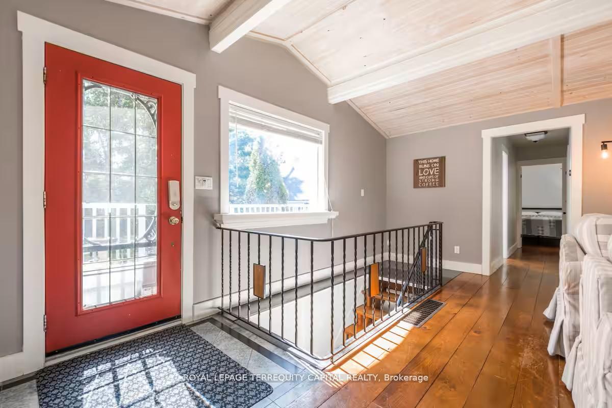 Photo 2 of 9 Denniss Drive, Bracebridge, Macaulay — HOMEH