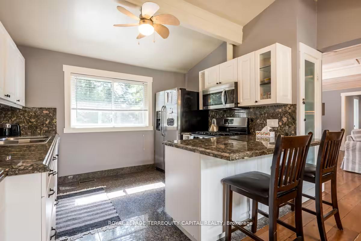 Photo 10 of 9 Denniss Drive, Bracebridge, Macaulay — HOMEH