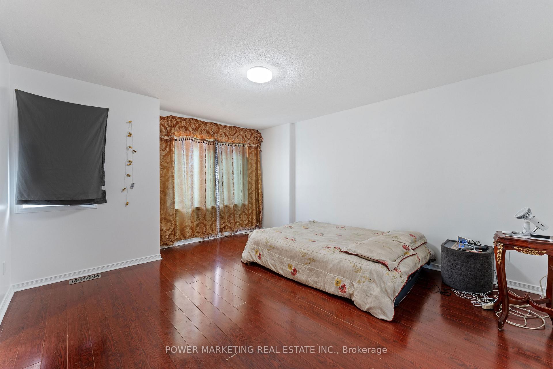 Photo 13 of 116 Esterbrook Drive, Ottawa, Mer Bleue/Bradley Estates/Anderson Park — HOMEH
