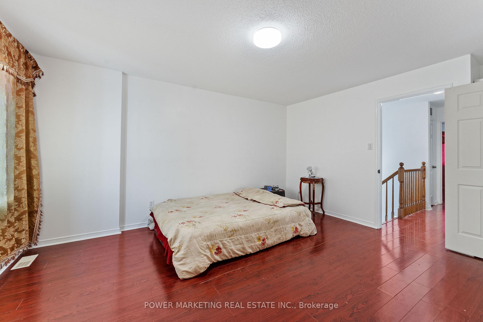 Photo 14 of 116 Esterbrook Drive, Ottawa, Mer Bleue/Bradley Estates/Anderson Park — HOMEH