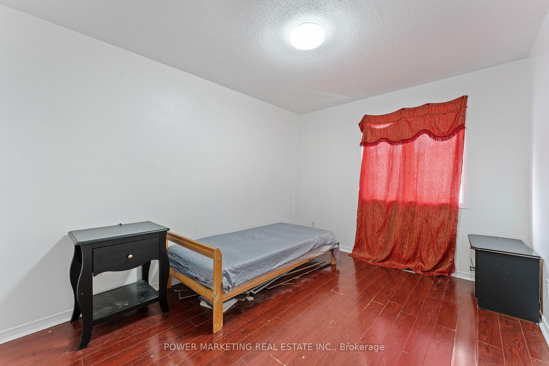 Photo 18 of 116 Esterbrook Drive, Ottawa, Mer Bleue/Bradley Estates/Anderson Park — HOMEH