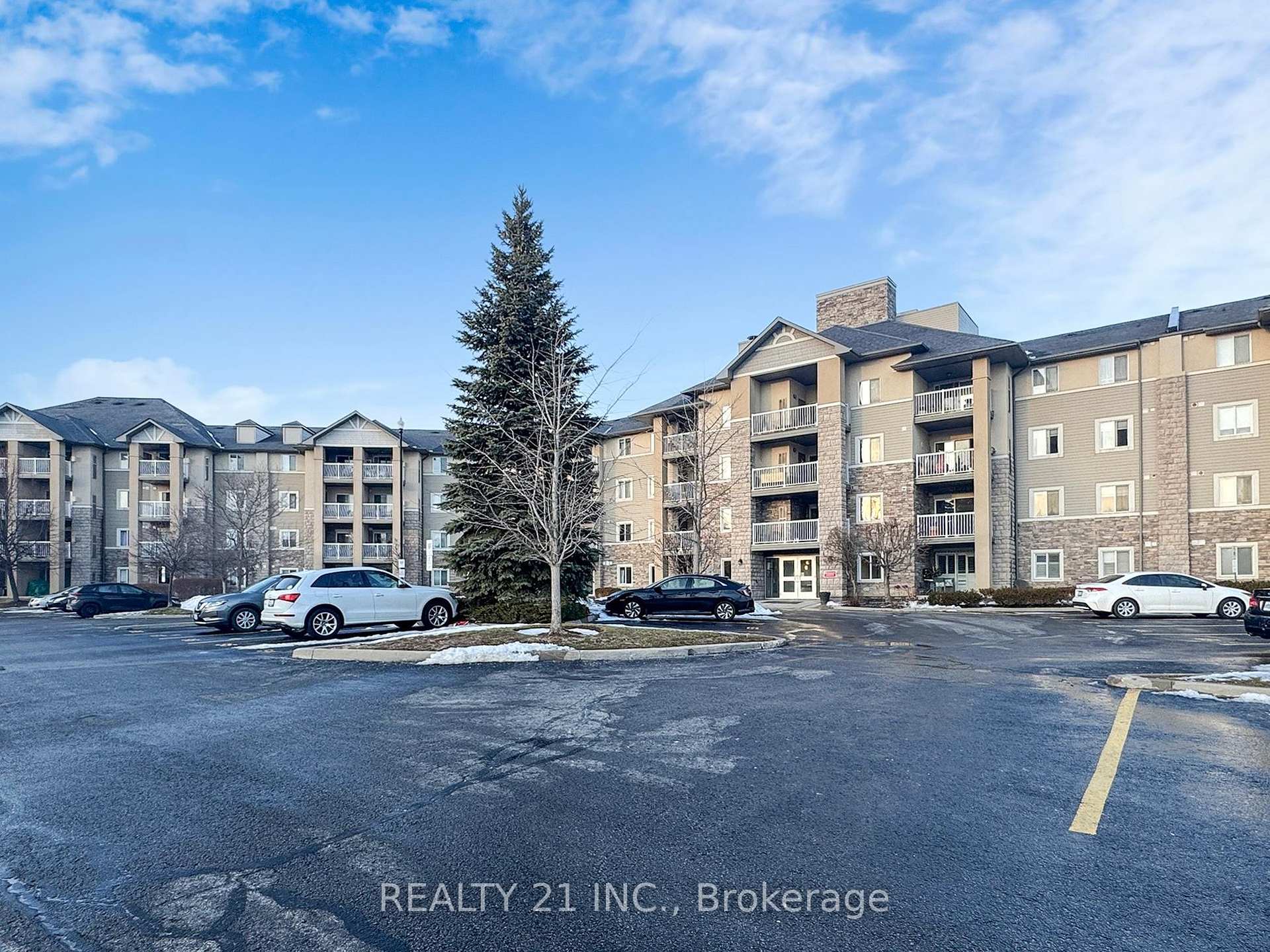 Front of Unit 123, 684 Warden Avenue