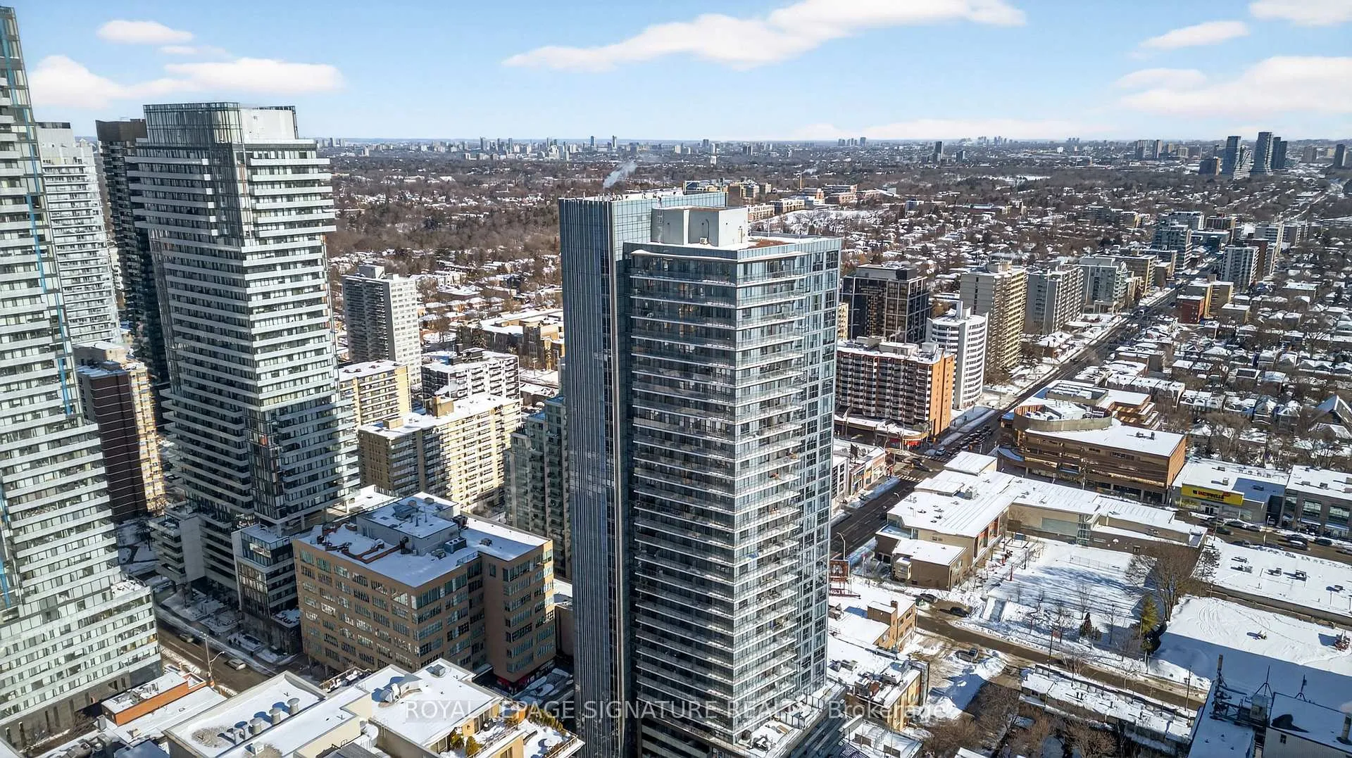 Photo 3 of Unit 315, 125 Redpath Avenue, Toronto, Mount Pleasant East — HOMEH