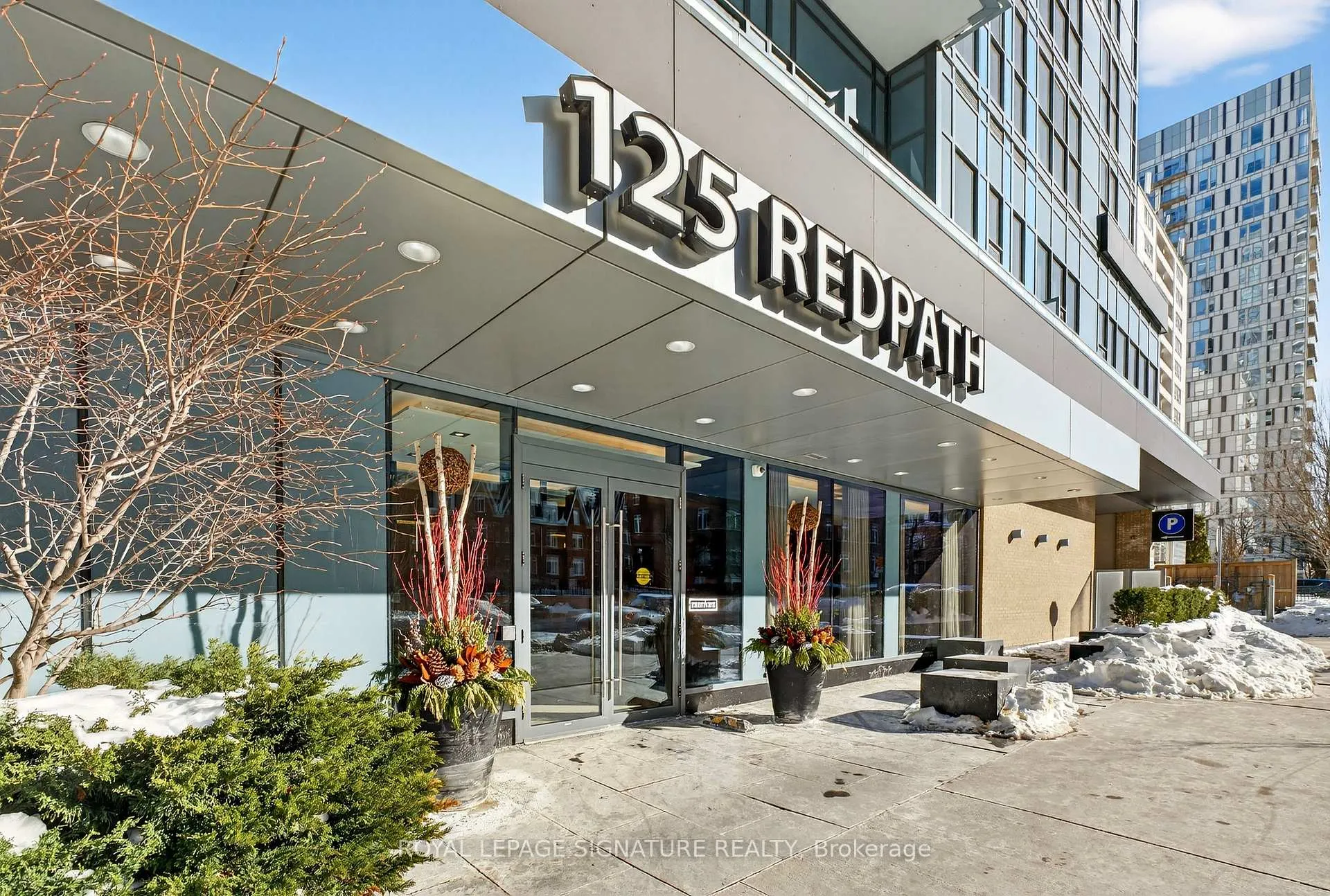 Photo 4 of Unit 315, 125 Redpath Avenue, Toronto, Mount Pleasant East — HOMEH