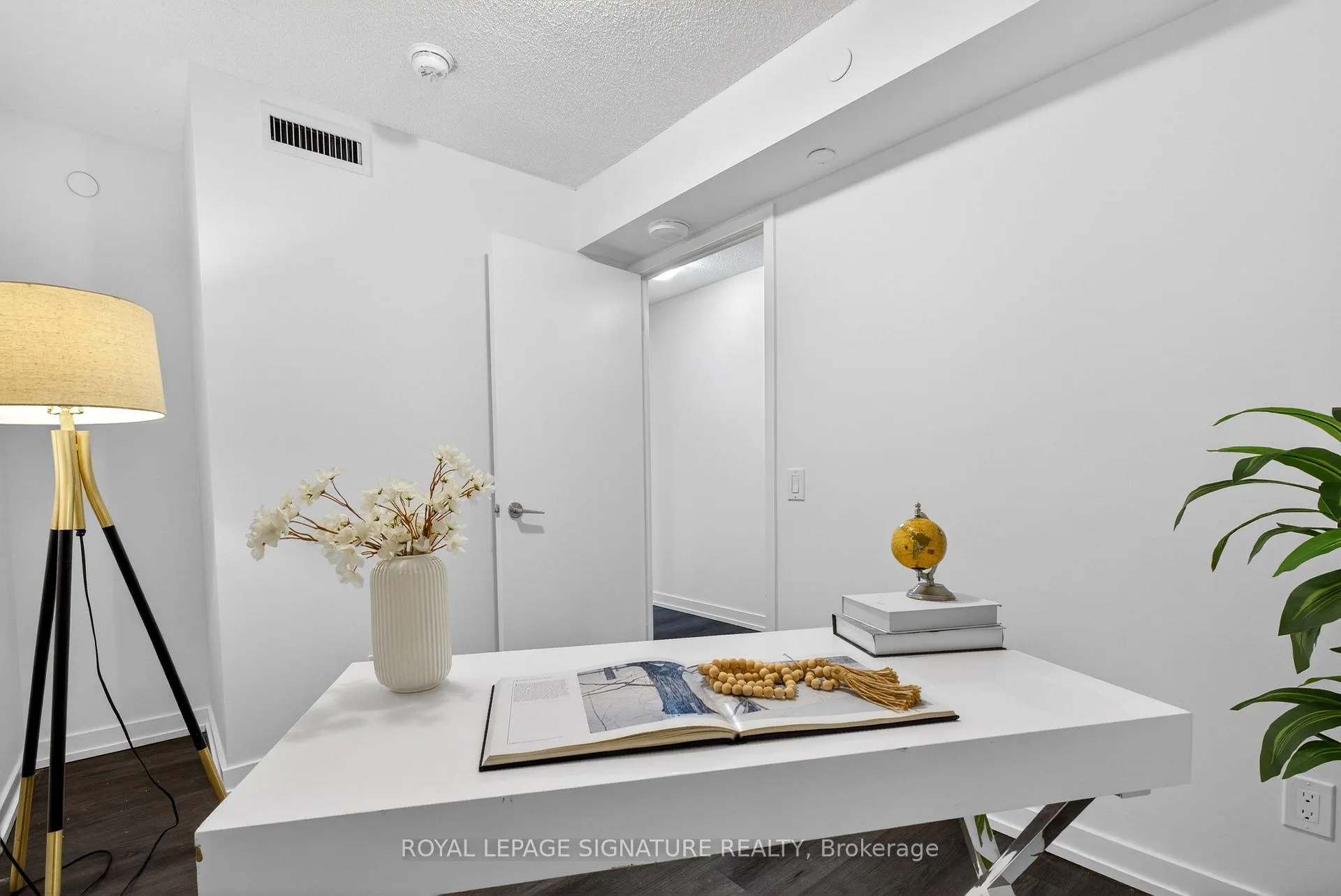 Photo 13 of Unit 315, 125 Redpath Avenue, Toronto, Mount Pleasant East — HOMEH