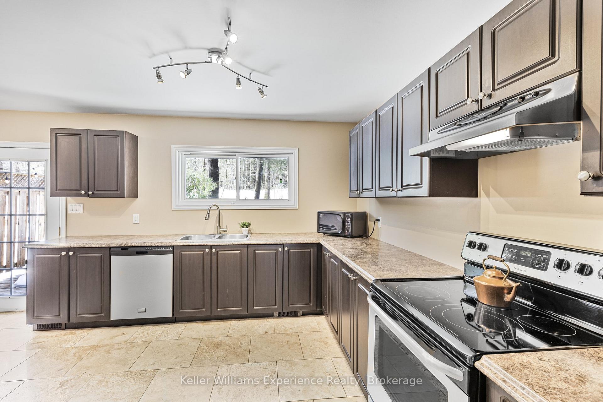 Photo 9 of 625 Musquash Road, Gravenhurst, Muskoka (S) — HOMEH