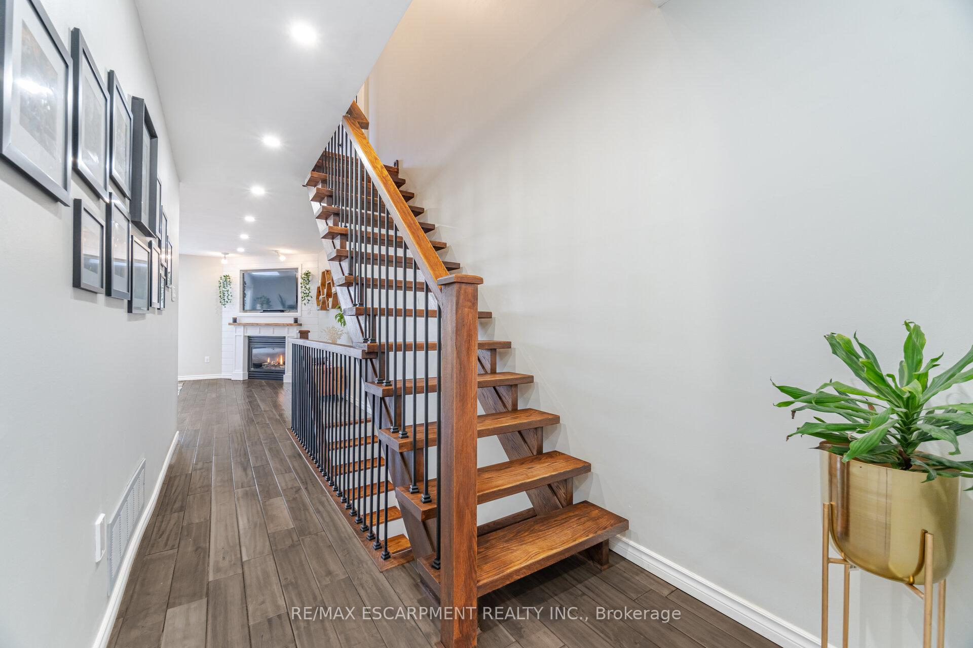 Photo 16 of Unit 57, 26 Moss Boulevard, Hamilton, Dundas — HOMEH