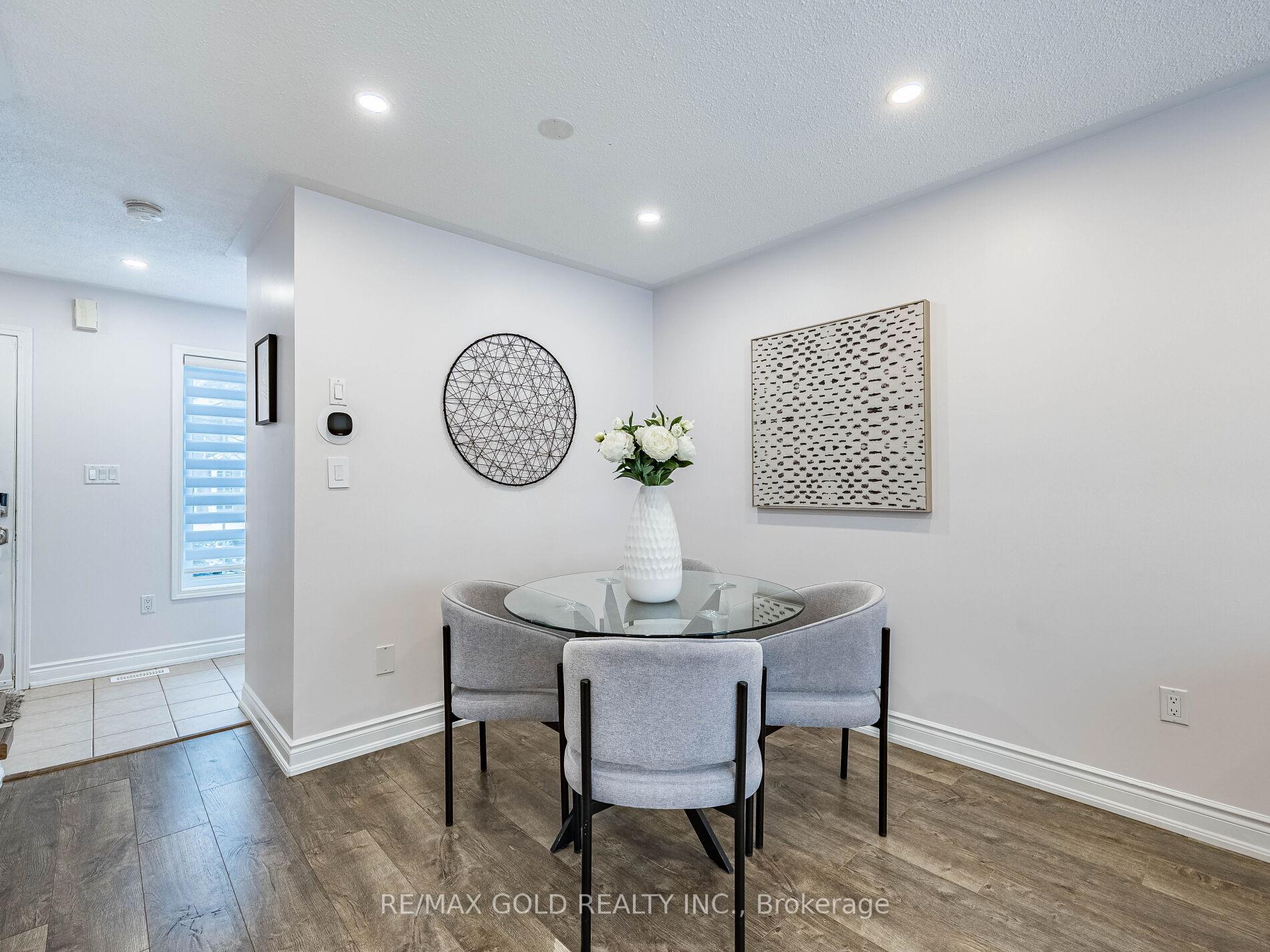 Photo 5 of 42 Jessop Drive, Brampton, Fletcher's Meadow — HOMEH