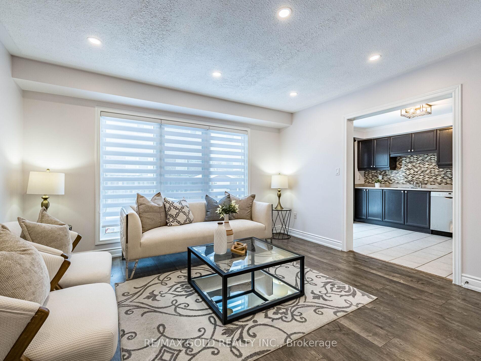 Photo 7 of 42 Jessop Drive, Brampton, Fletcher's Meadow — HOMEH