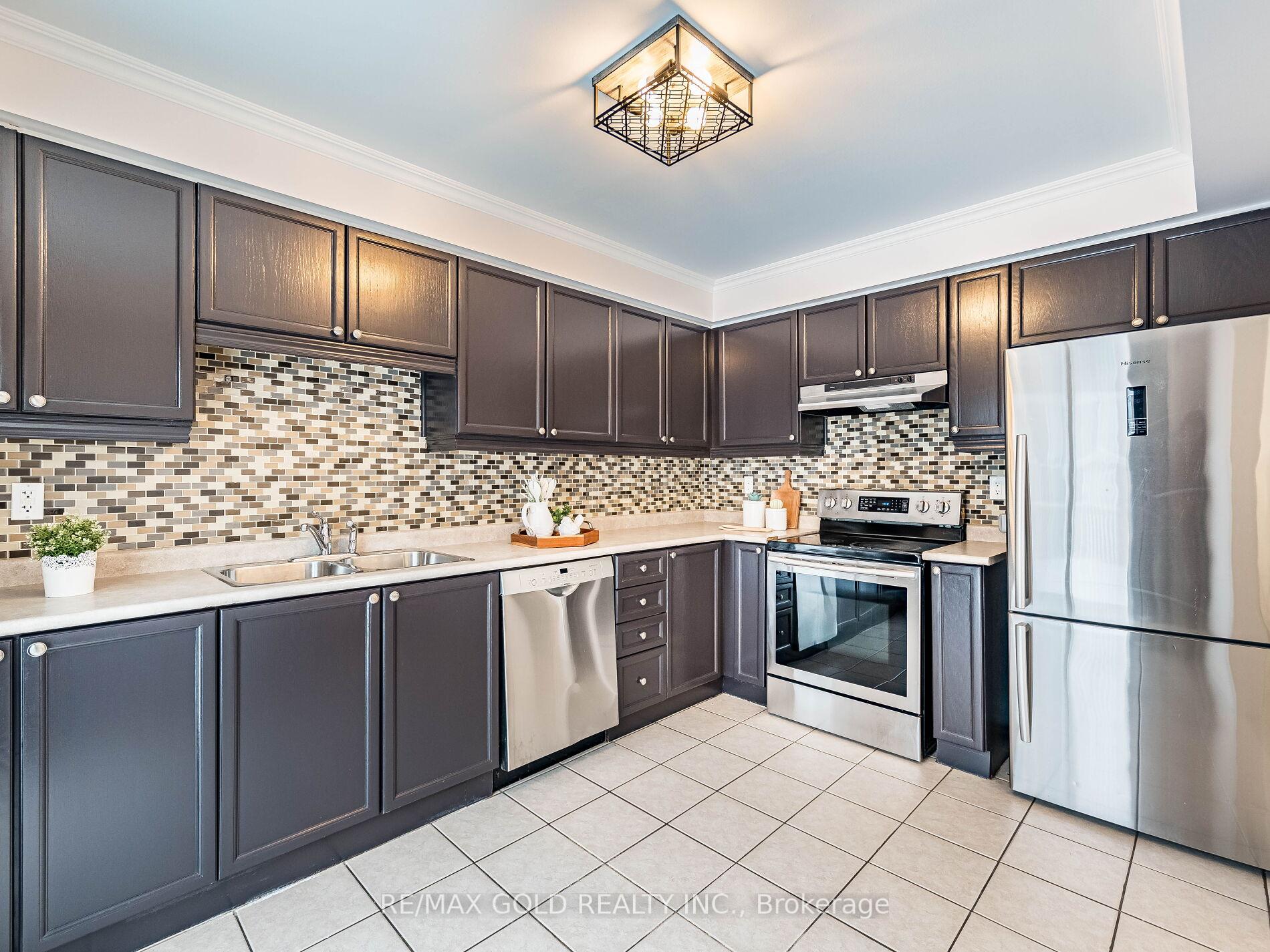 Photo 12 of 42 Jessop Drive, Brampton, Fletcher's Meadow — HOMEH